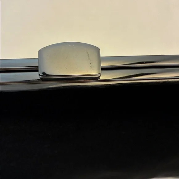 Isabella Fiore Handbag / Embellish - Picture 6 of 16